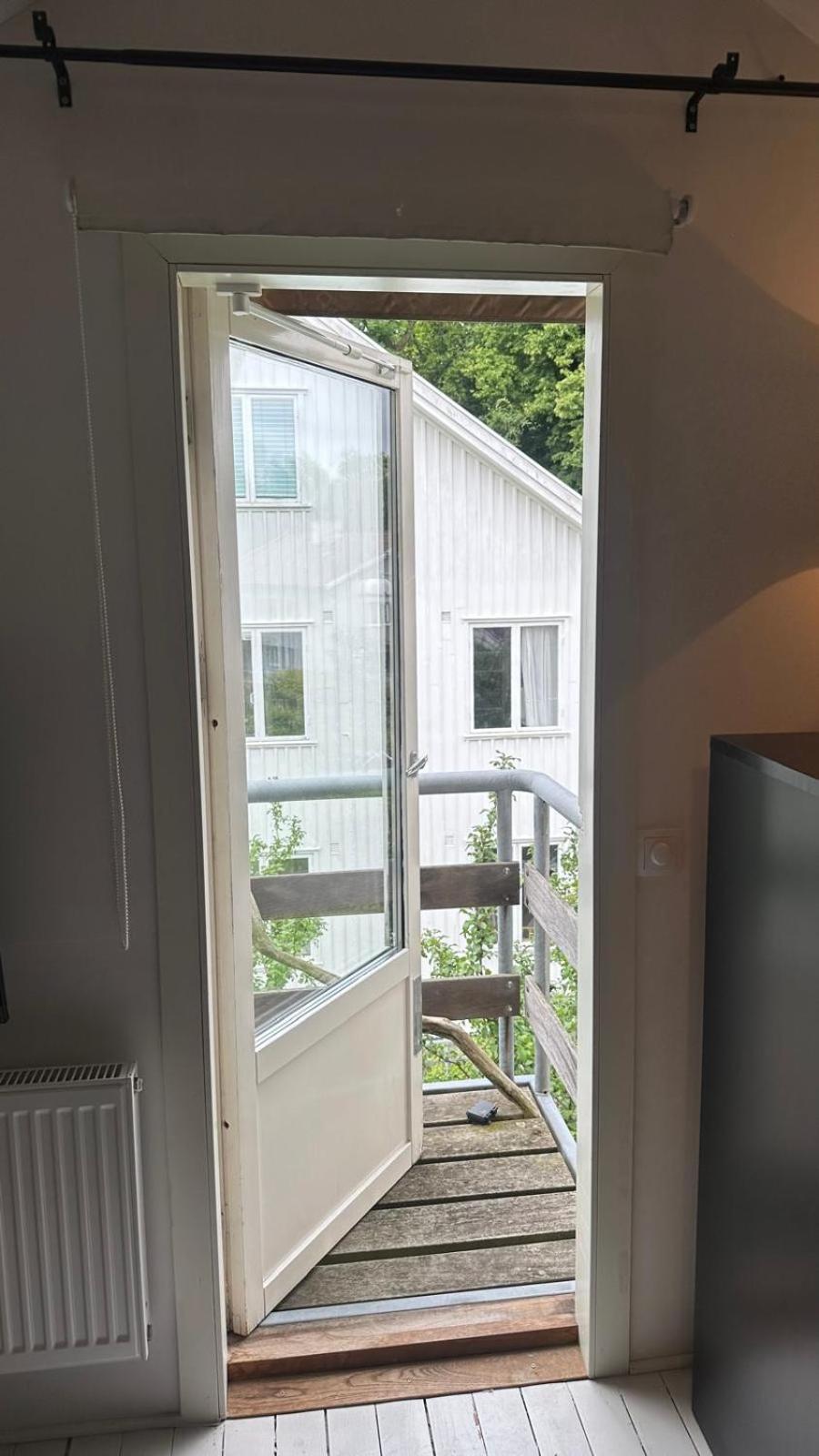 Penthouse For Workers & Familys Near Skf Leilighet *